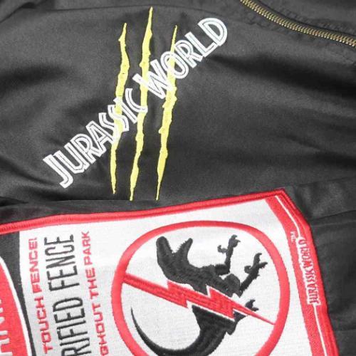 ジュラシックワールド グッズ スカジャン 映画キャラクター アウター ダイナソーフェイス 恐竜 - 画像 (3)