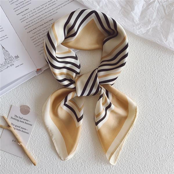 【値下げ】スカーフ レディース 首巻き 配色 シルク調 バンダナストール プリント 正方形 ネックスカーフ コーディネート 贈り物 ギフト プレゼント