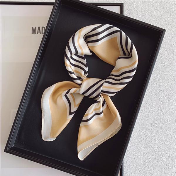 【値下げ】スカーフ レディース 首巻き 配色 シルク調 バンダナストール プリント 正方形 ネックスカーフ コーディネート 贈り物 ギフト プレゼント - 画像 (9)