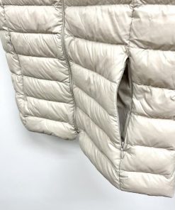レミオーレ 【新品】 軽量 インナーダウンベスト 洗濯機で洗える 無地 ナイロン100%(ダウン90%+フェザー10%) S ライトベージュ レディース
