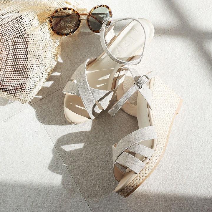 VIVIAN 爆買 サンダル レディース 厚底 Vivian ウェッジソール アンクルストラップ ワンピース 厚底サンダル ブラック 黒 白 痛くない 歩きやすい 旅行 リゾート ZOZO - 画像 (6)